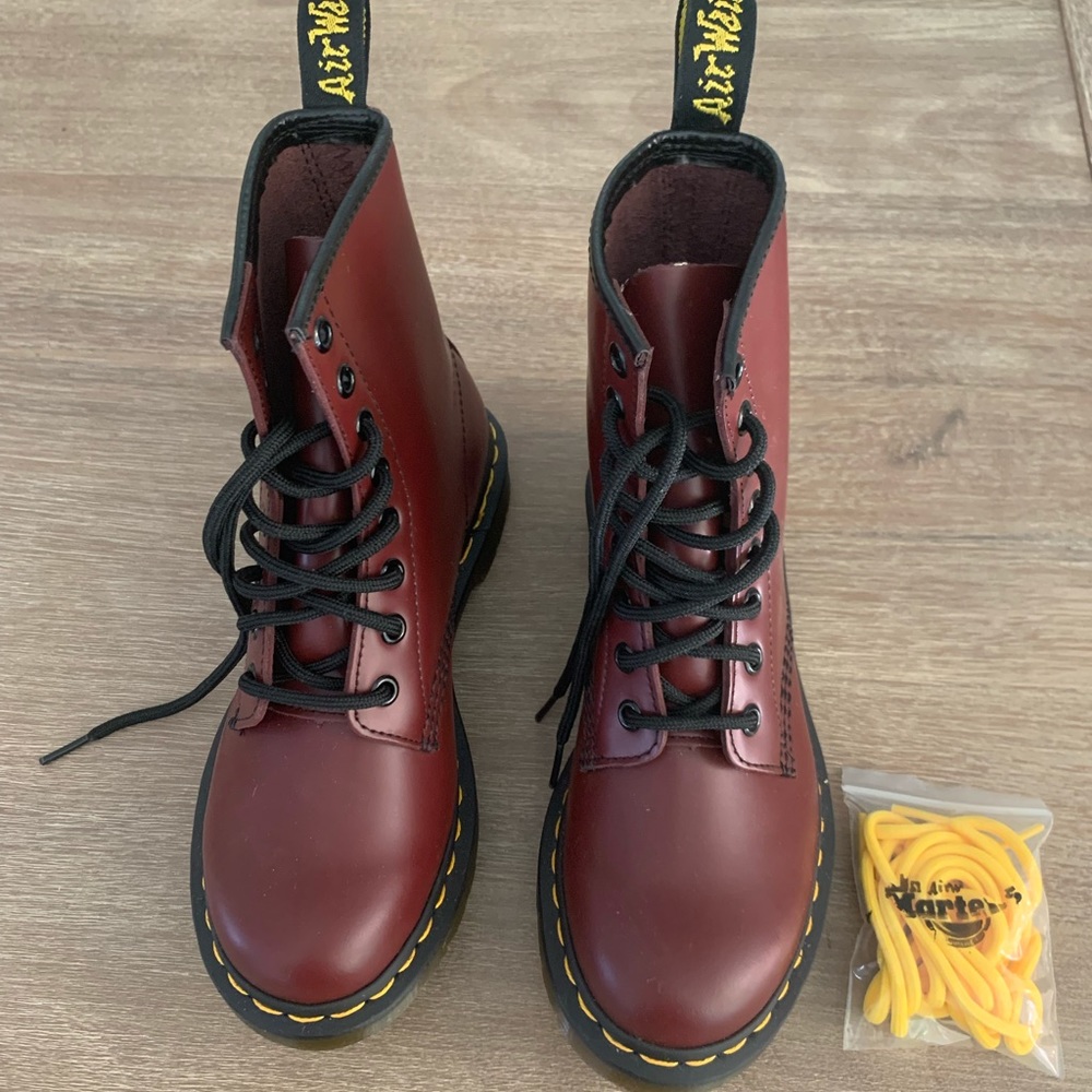 Dr Martens 1460 SMOOTH LEATHER LACE UP BOOTS